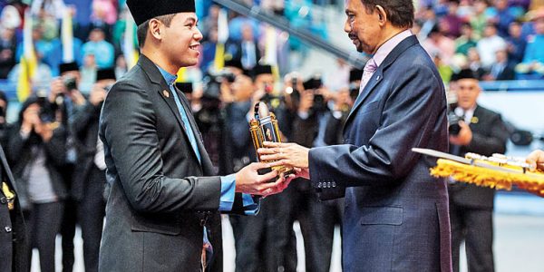 His Majesty presents SCOT with Youth Association Award 2015